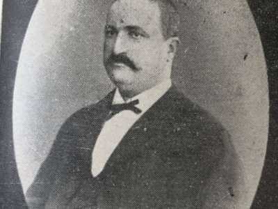 Paolo Cassano � Nato nel 1859 da una famiglia benestante di origine milanese, Cassano nel 1891 mise in piedi una piccola distilleria nel suo casale di Gioia del Colle. In breve l�impresa crebbe, portando al successo i suoi vini, liquori e cognac (molto apprezzato all�estero era il Fides)